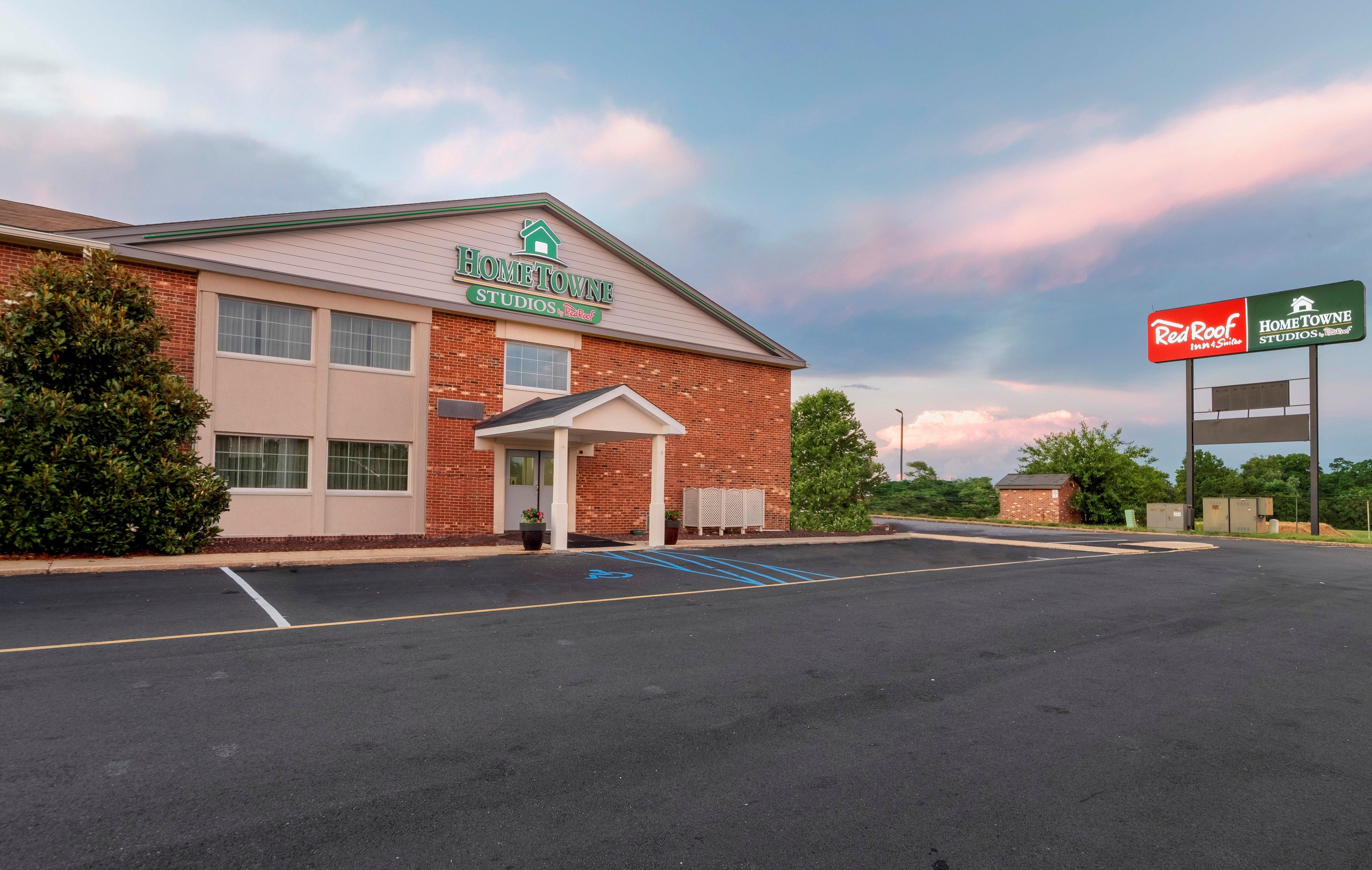 Red Roof Inn & Suites Wilmington - New Castle Bagian luar foto