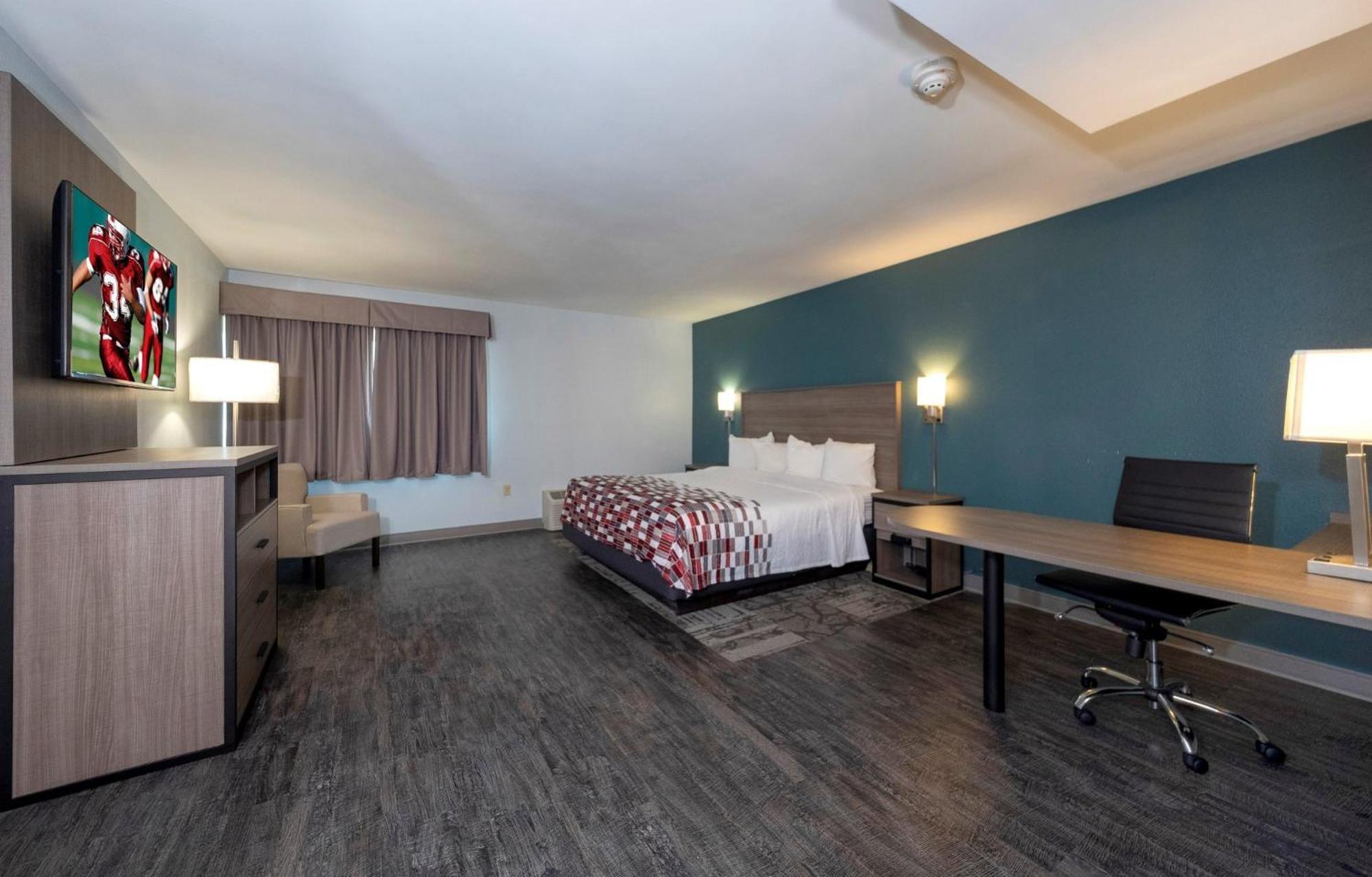 Red Roof Inn & Suites Wilmington - New Castle Bagian luar foto