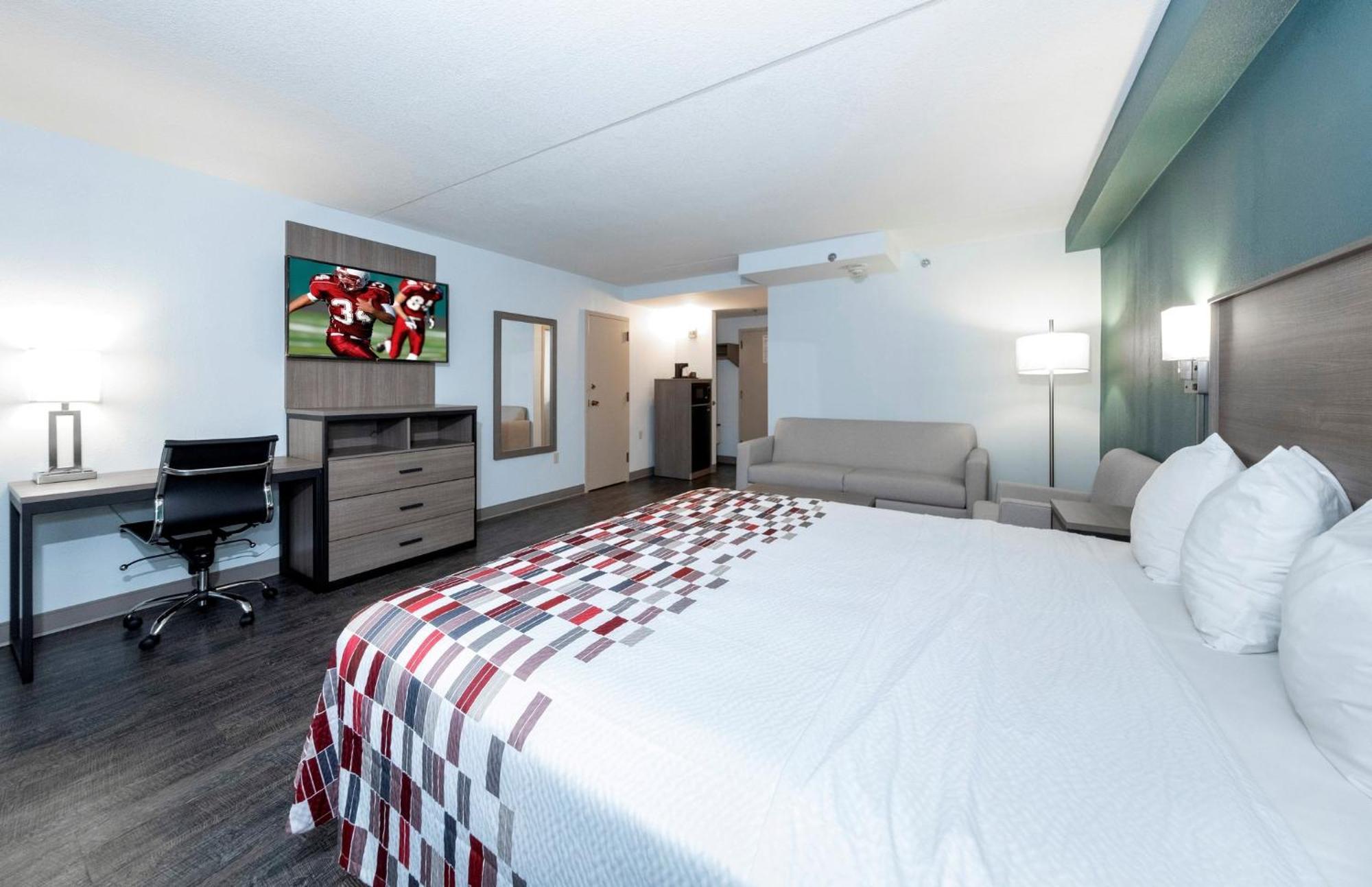 Red Roof Inn & Suites Wilmington - New Castle Bagian luar foto