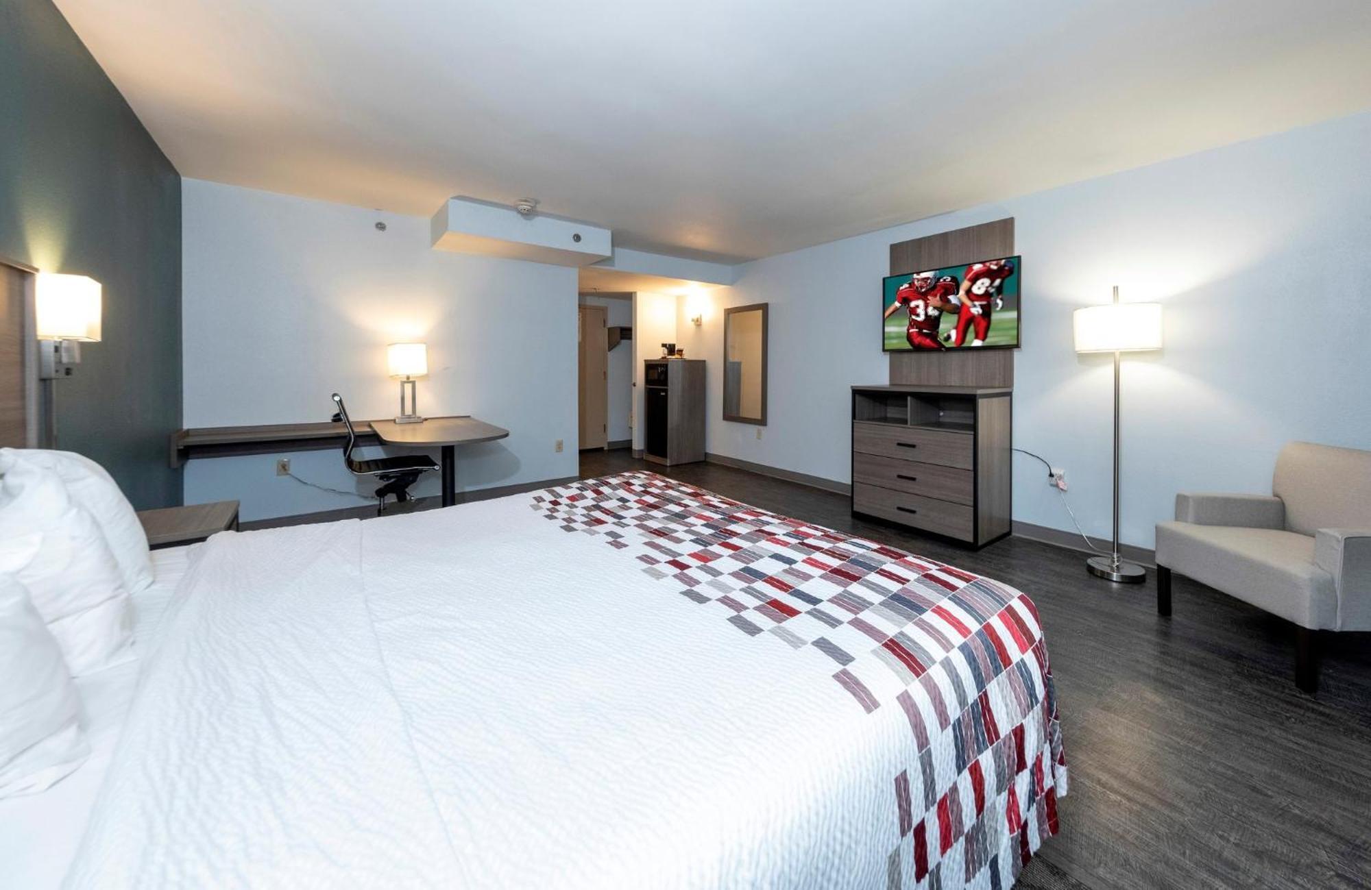 Red Roof Inn & Suites Wilmington - New Castle Bagian luar foto
