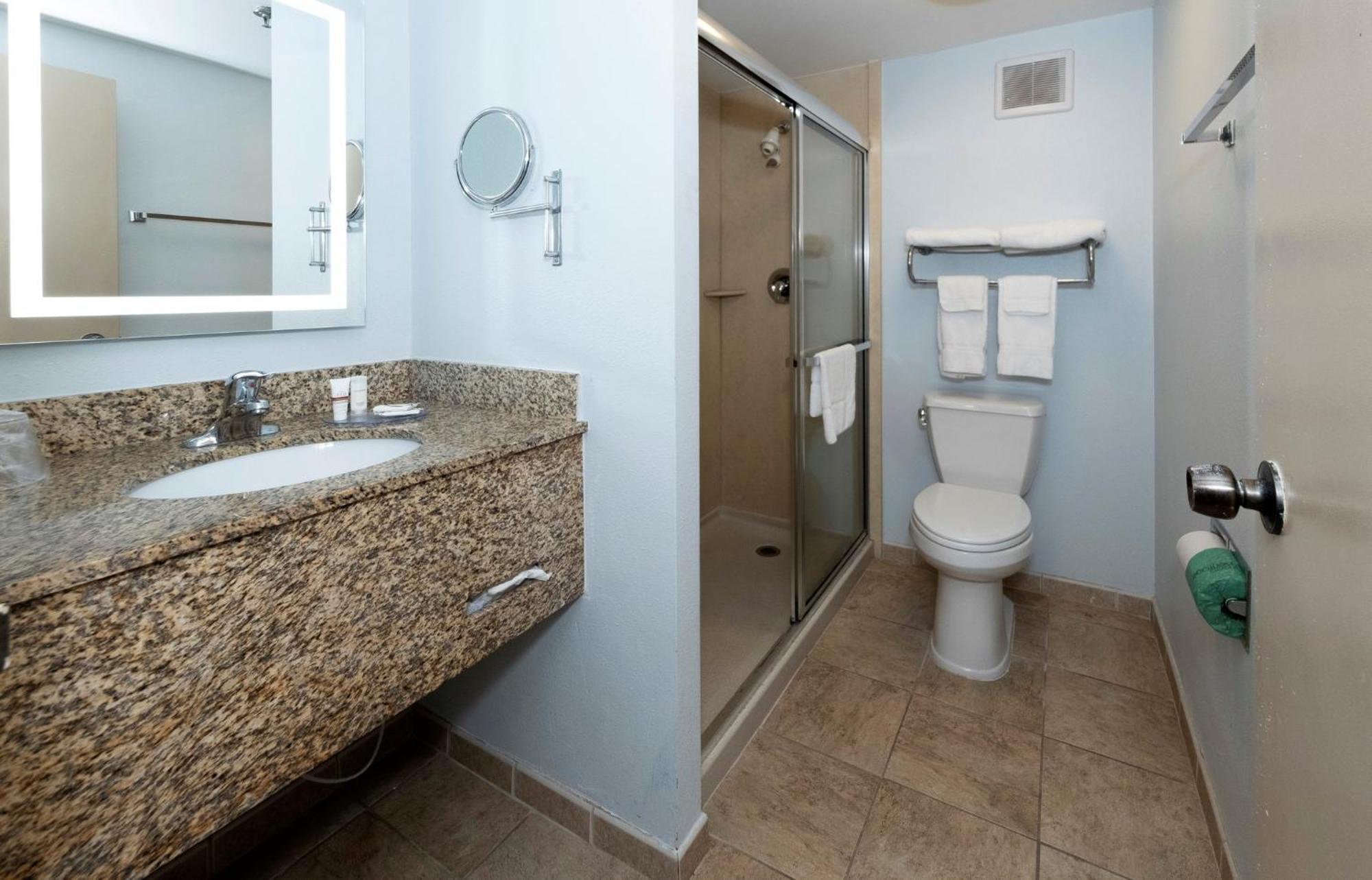 Red Roof Inn & Suites Wilmington - New Castle Bagian luar foto